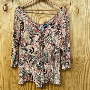 I.t.b. Size L women’s top v cut in front of and back